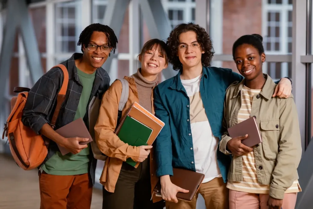 audience d'étudiants posant pour une photo
